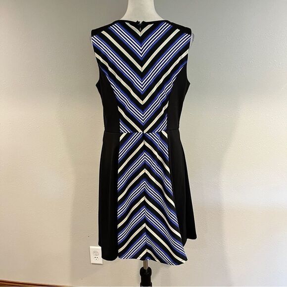 Striped Black and Blue‎ scoop neck sleeveless Dress - Picture 5 of 12